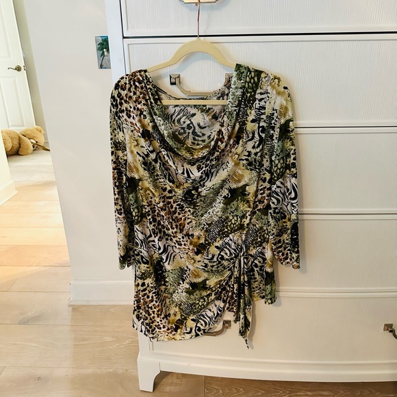 Animal print top; rouched on the side: size L - Picture 2 of 6